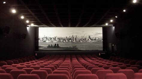 Schermo di un cinema drive-in storico