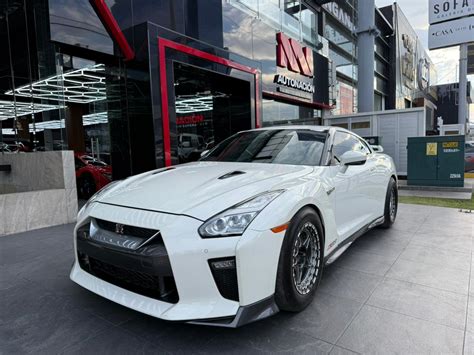 Nissan GT-R su pista