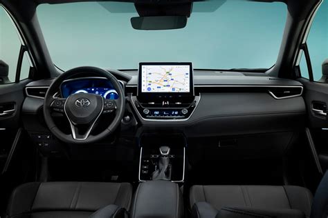 Interni Toyota Corolla Hybrid con cambio automatico