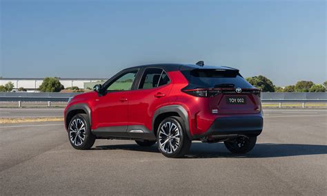 Toyota Yaris Cross 2025 vista frontale