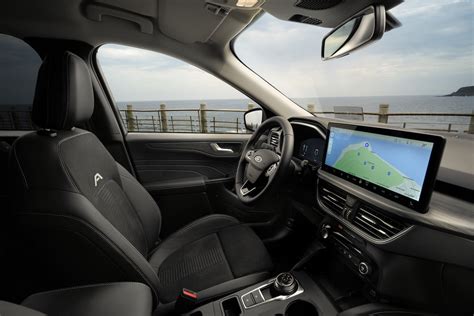 Interni Ford Kuga con cruscotto digitale