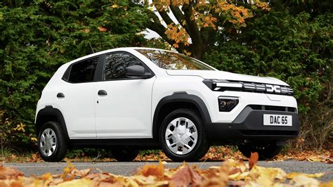 Dacia Spring Cargo in ambiente urbano
