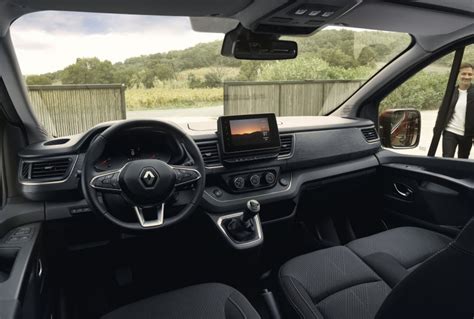 Interni di un Renault Trafic con coprisedili installati