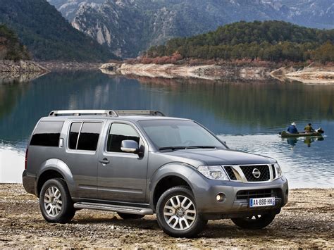 Interni Nissan Pathfinder R51
