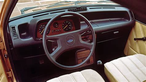 Ford Fiesta MK1 interni Ghia