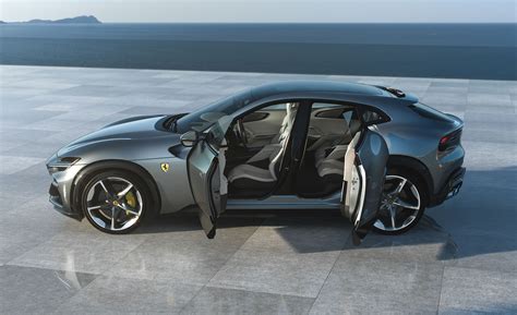 Ferrari Purosangue in un contesto sportivo