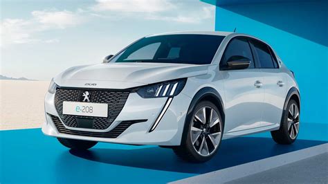 Peugeot E-208 in carica