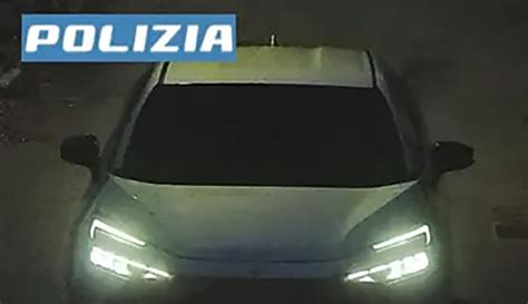 Segnalazione di veicolo abbandonato alla polizia locale