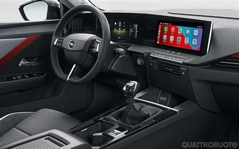 Interni Opel Astra J con Pure Panel