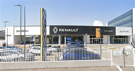 Concessionaria Renault moderna a Roma