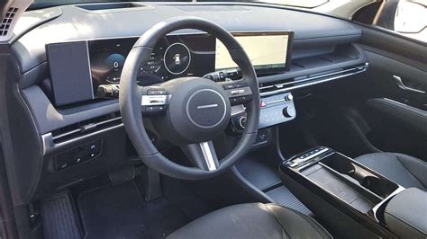 Interni Hyundai Tucson con display curvo