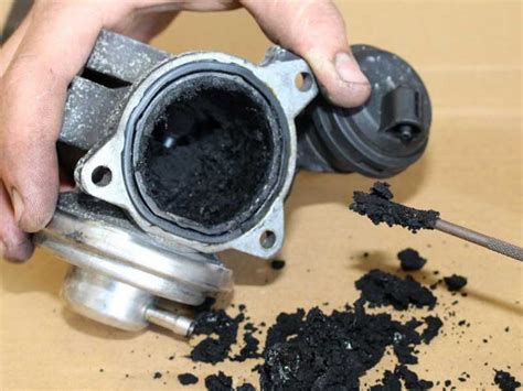 Valvola EGR smontata e pulita