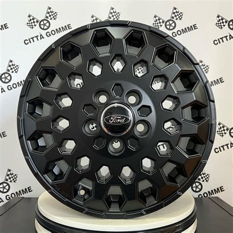 Ford Transit Custom con cerchi in lega
