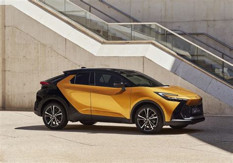 Confronto prezzi delle diverse versioni della Toyota C-HR
