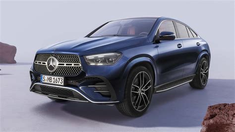 Mercedes-Benz GLE in un contesto fuoristrada, su sterrato o con pendenze