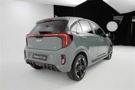 Vista posteriore della Kia Sportage con i fanali a LED