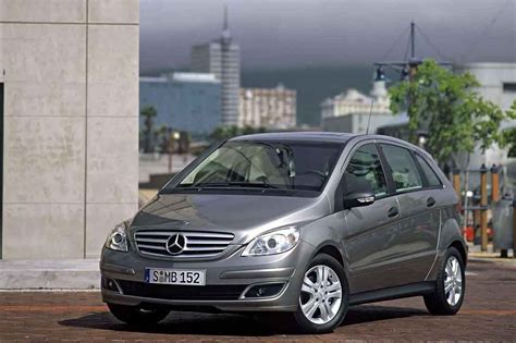 Mercedes Classe B 2007 in contesto urbano