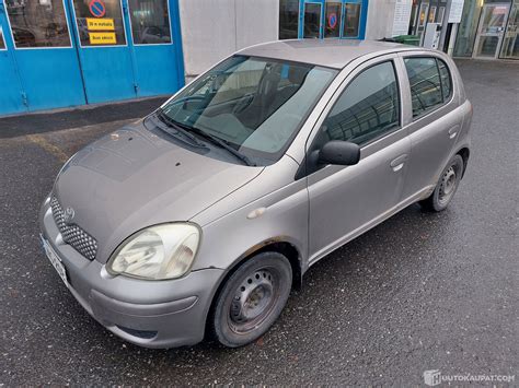 Toyota Yaris 2004 in diverse colorazioni