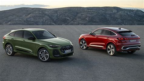 Audi Q5 Sportback in movimento su una strada panoramica