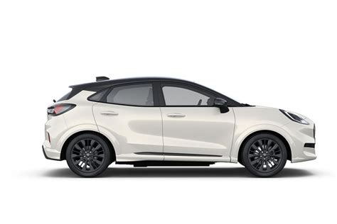 Ford Puma Bianca in strada