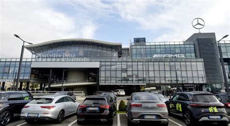 Esterno della filiale Autotorino di Roma Zoe Fontana