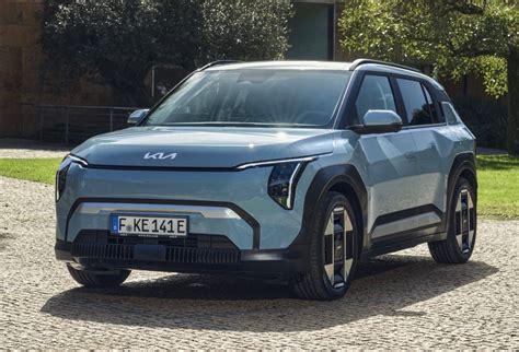 Gamma elettrificata Kia in esposizione