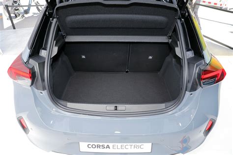 Opel Corsa C trunk liner