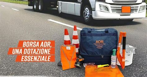 Interno di un veicolo con equipaggiamento di sicurezza ADR