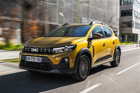 Dacia Sandero Stepway con assetto rialzato e protezioni off-road
