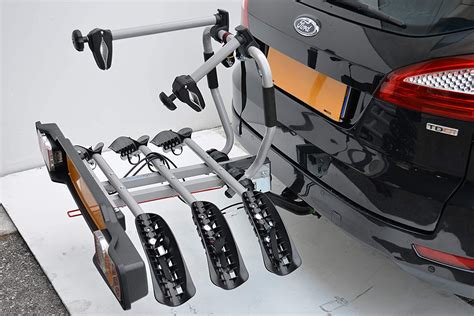 Diverse tipologie di portabici per auto