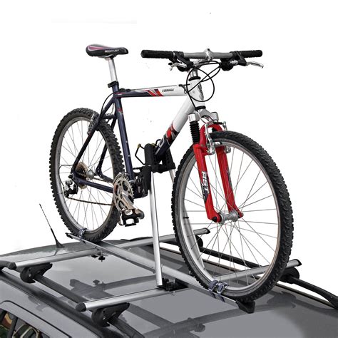 Portabici da tetto con bicicletta montata