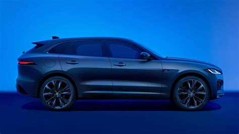 Interni in pelle di un SUV Jaguar F-Pace