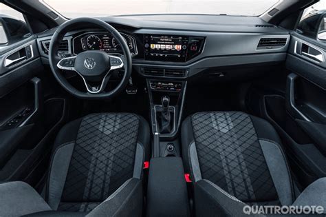 Interni della Volkswagen Taigo R-Line
