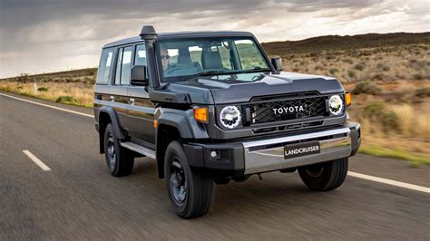 Galleria di immagini che mostra la Toyota Land Cruiser Serie 40 in diverse configurazioni