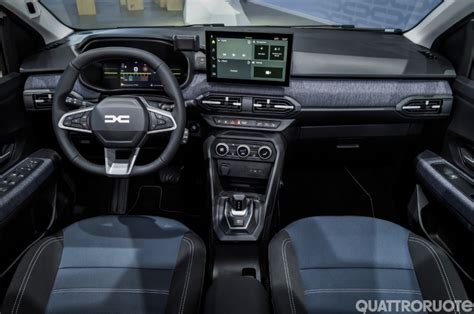 Dacia Sandero Streetway con nuova calandra e firma luminosa