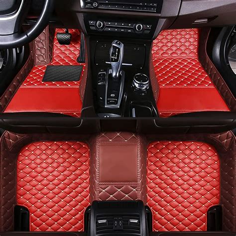 Car interior with floor mats and trunk organizer