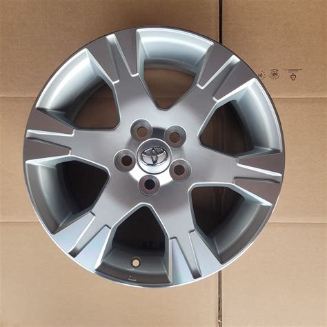 Catalogo di accessori originali Toyota per diversi modelli