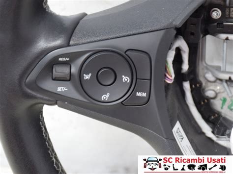 Pulsanti al volante Opel Corsa F