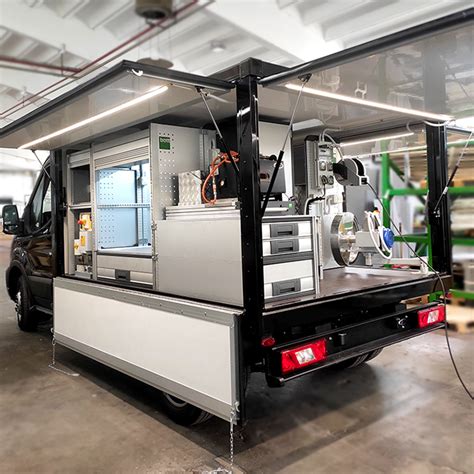 Officina mobile per microcar