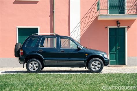 Kia Sportage prima generazione con ruota di scorta esterna