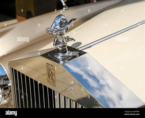 Ornamentazione cofano Rolls-Royce Spirit of Ecstasy