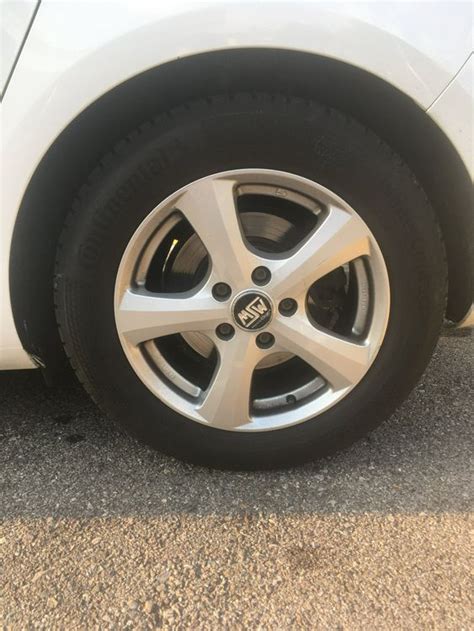 Opel Astra con cerchi da 16 pollici