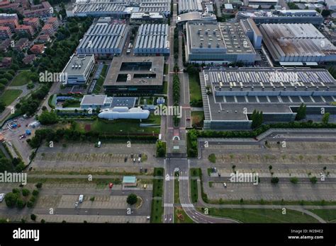 Vista aerea della fabbrica Renault di Douai