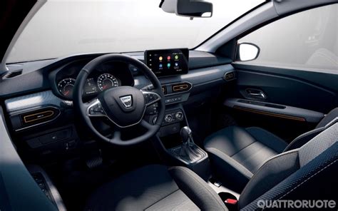 Interni Dacia Sandero Stepway con schermo multimediale