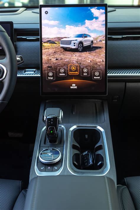 Rotella selettrice delle modalità di guida sulla console centrale della Volvo XC90