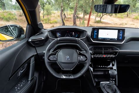 Interni Peugeot 208 con i-Cockpit 3D