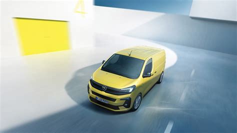 Immagine di un veicolo commerciale Opel Combo-e in una ZTL