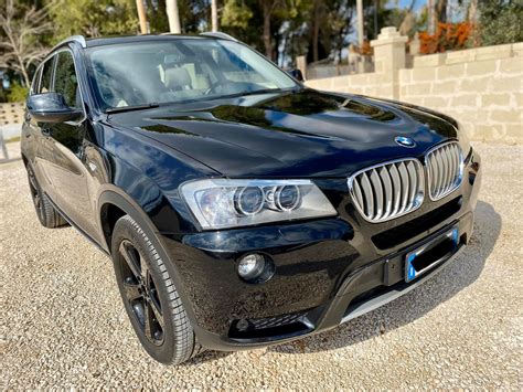 BMW X3 design esterno e fari LED