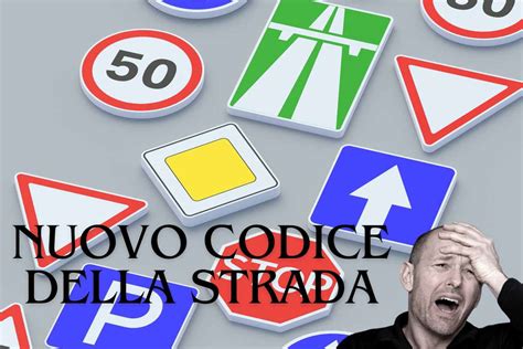 Codice della Strada italiano con evidenziate sezioni