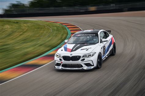 BMW M2 in pista